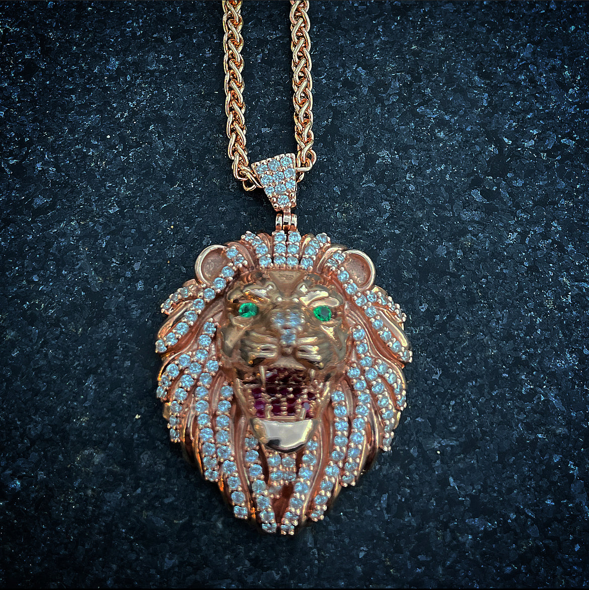 Neméos Pendant