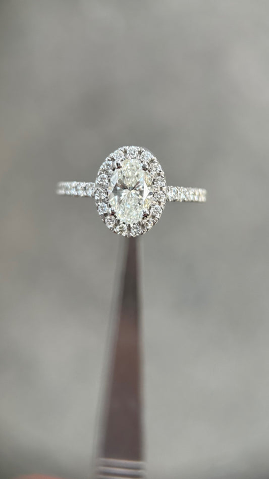 Choosing the Perfect Diamond Shape and Setting Style: A Comprehensive Guide**